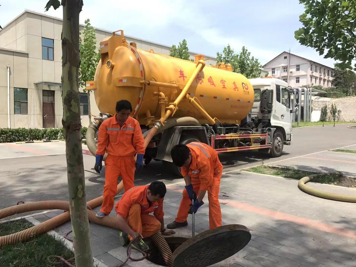 淇滨化粪池清理与5-8吨吸粪车施工效率分析